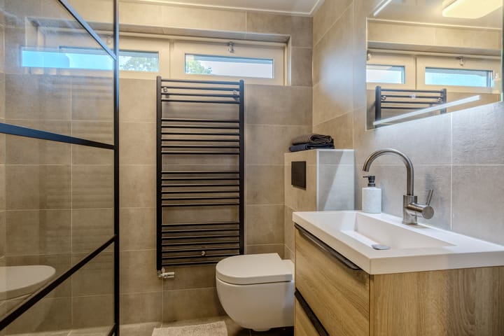 Photo 28 of Kamille 47