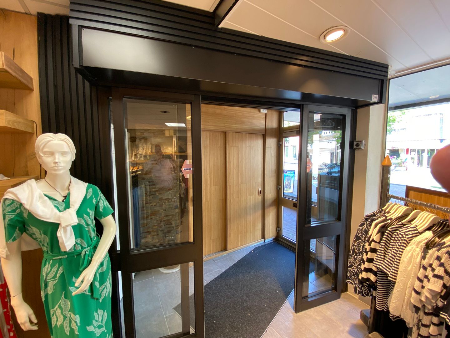 View photo 3 of Plantageweg 15