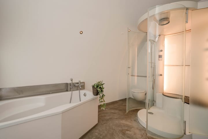 Photo 63 of Nieuwe Rijn 17