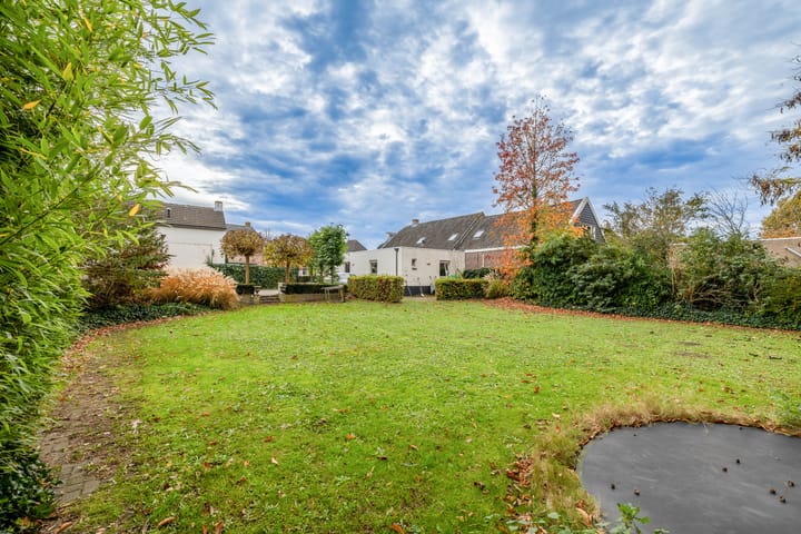 Photo 16 of Heistraat 36