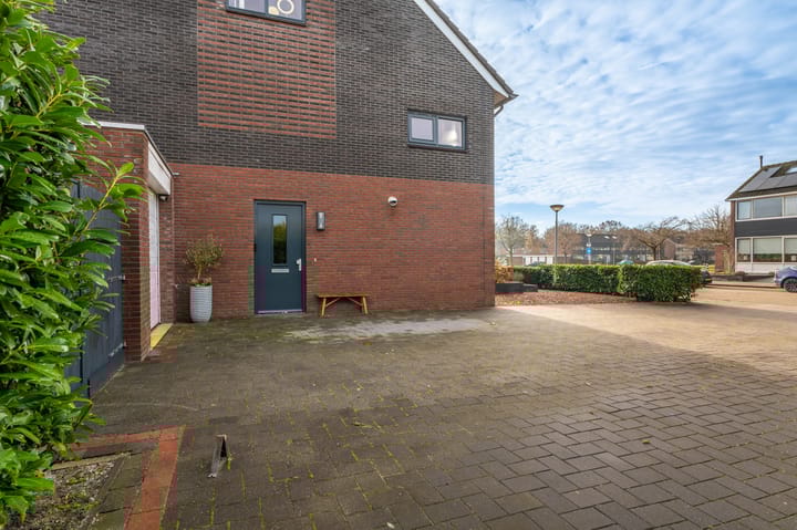 Photo 8 of Waalstraat 8