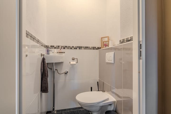 Photo 11 of Waalstraat 8