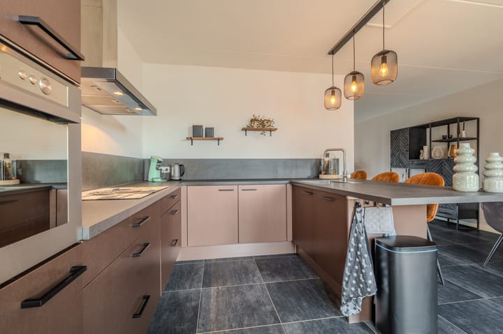 Photo 18 of Waalstraat 8