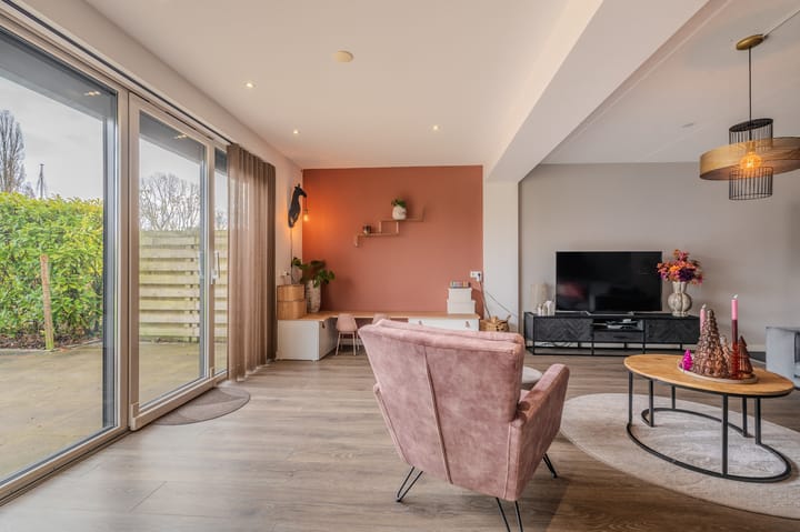 Photo 23 of Waalstraat 8