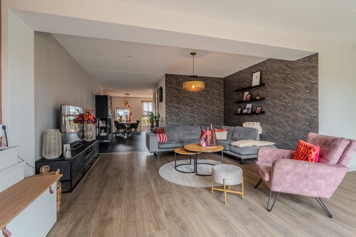 Photo 24 of Waalstraat 8