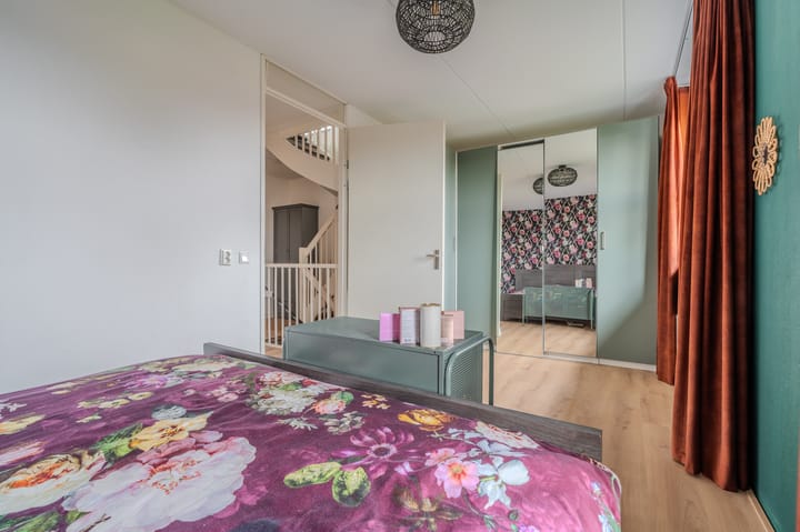 Photo 27 of Waalstraat 8