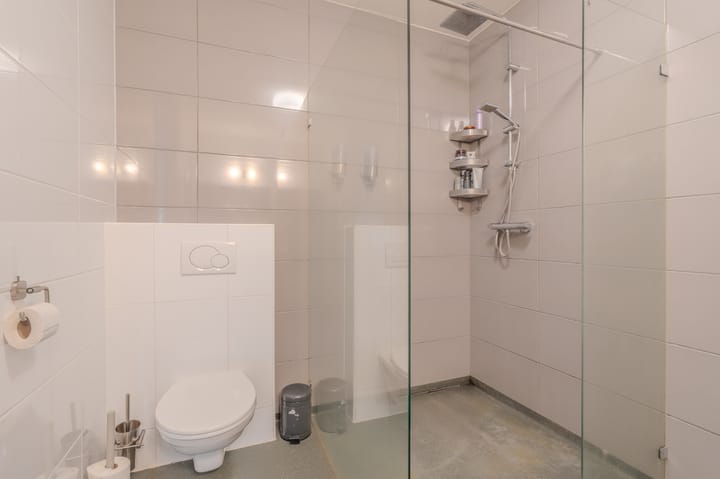 Photo 34 of Waalstraat 8