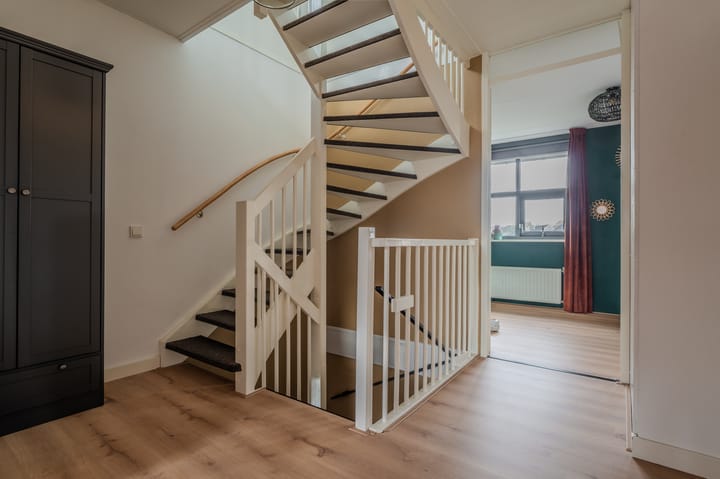 Photo 36 of Waalstraat 8