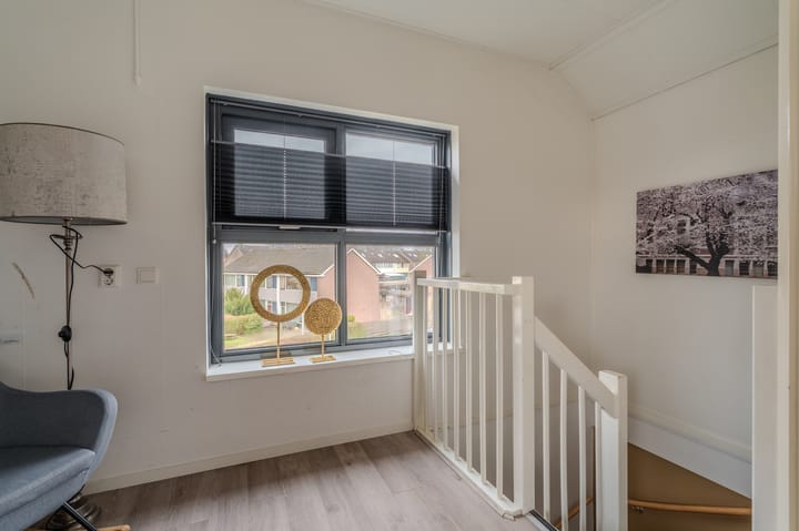 Photo 37 of Waalstraat 8