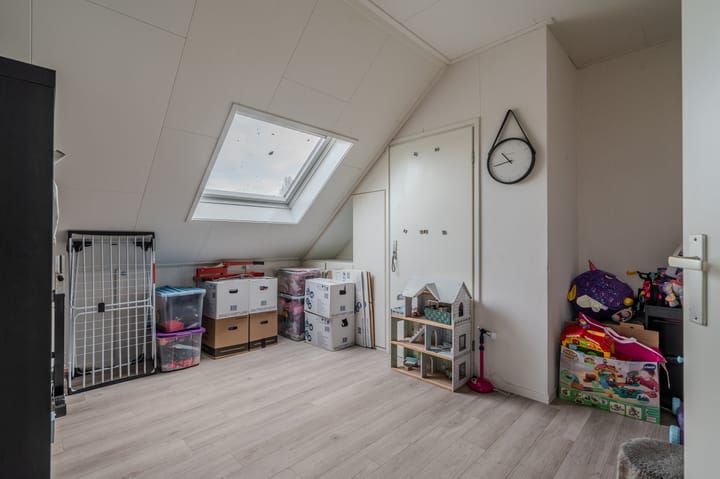 Photo 40 of Waalstraat 8