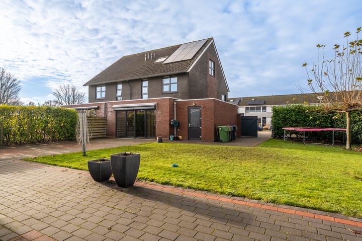 Photo 46 of Waalstraat 8