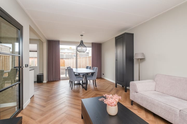 Photo 12 of Stuivenbergstraat 102