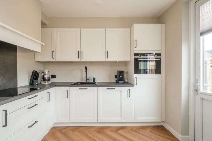 Photo 19 of Stuivenbergstraat 102