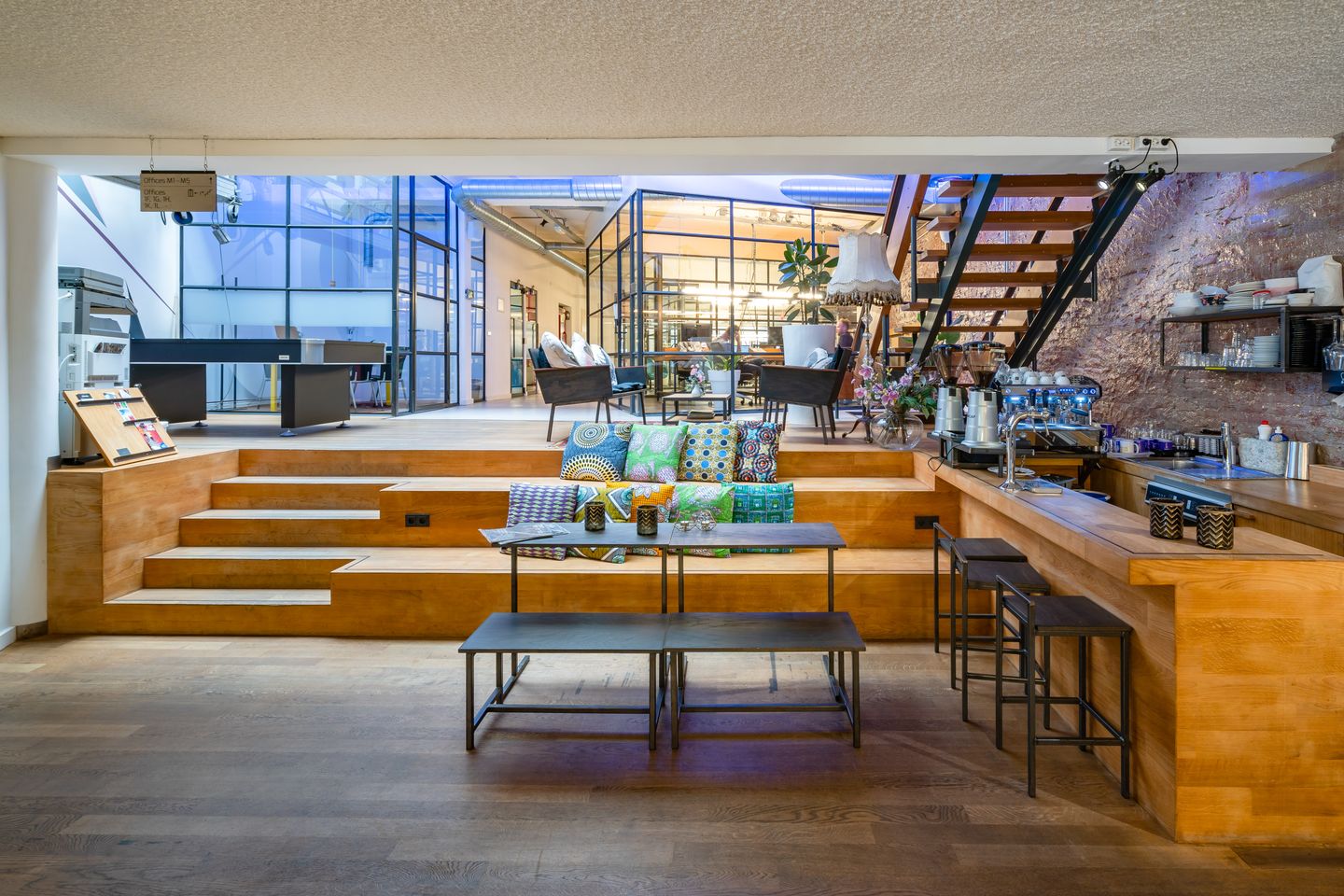 View photo 3 of Willemstraat 1