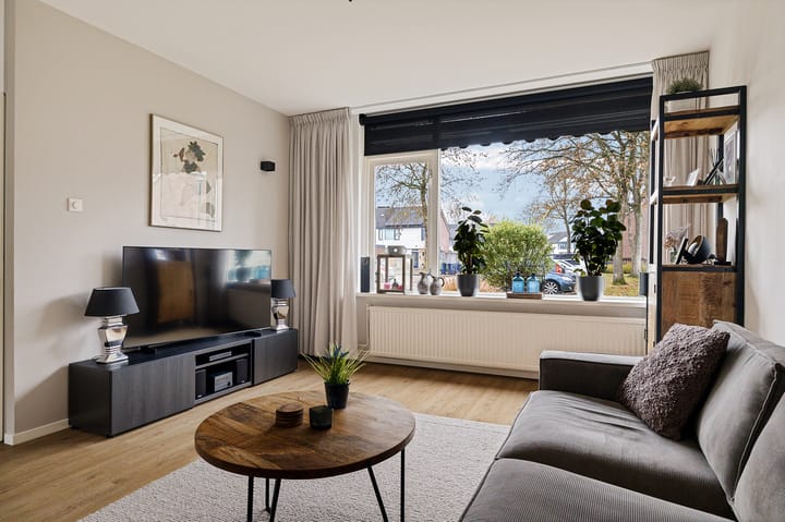 Photo 2 of Luytenaarpad 45