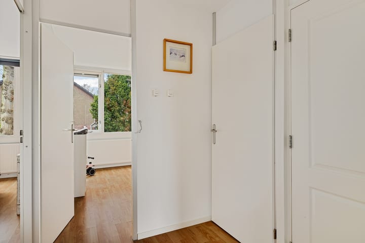 Photo 12 of Luytenaarpad 45