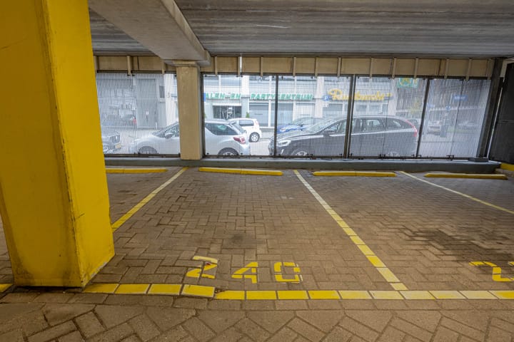 Foto 23 van Strevelsweg 936