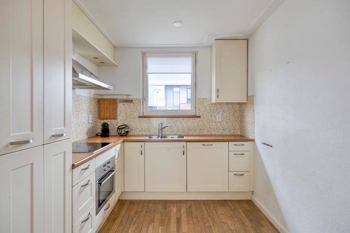 Photo 12 of Jan van Goyenstraat 88