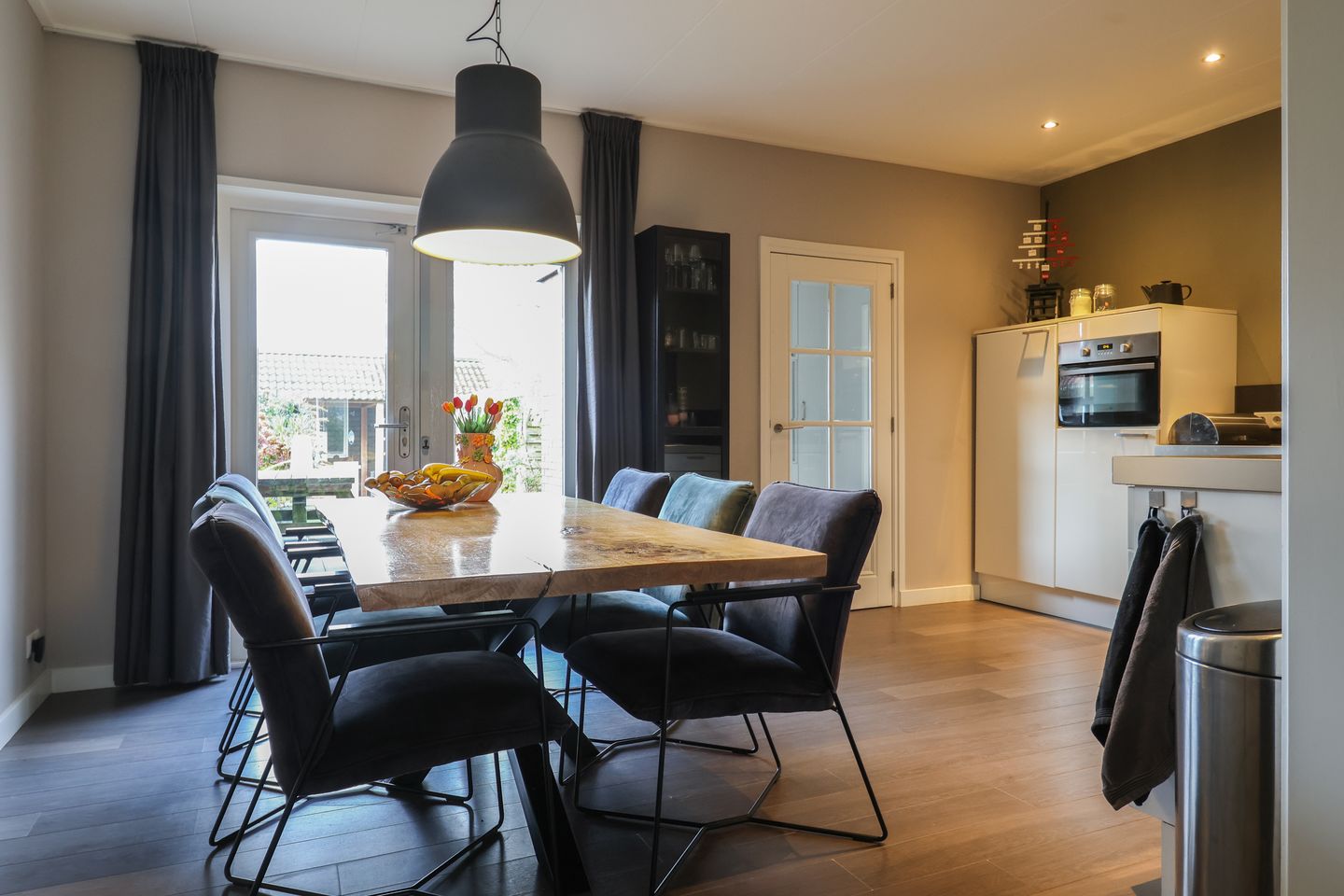 Foto 10 van Julianastraat 7