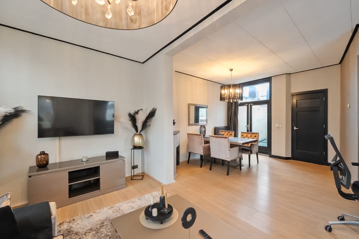 Foto 13 van Maarten Harpertszoon Trompstraat 36