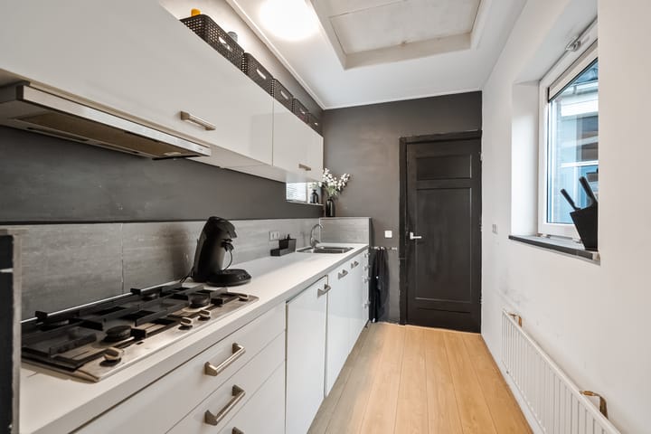 Foto 17 van Maarten Harpertszoon Trompstraat 36