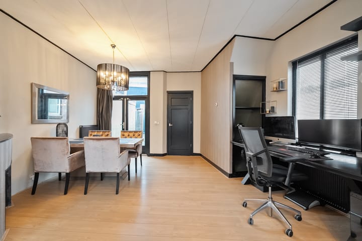 Foto 15 van Maarten Harpertszoon Trompstraat 36