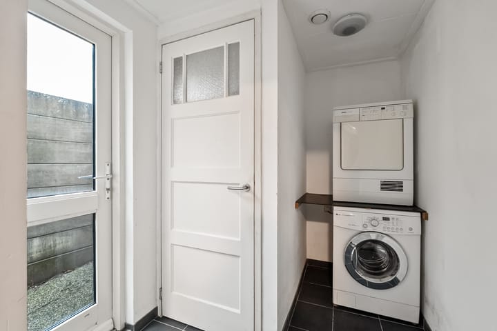 Foto 18 van Maarten Harpertszoon Trompstraat 36