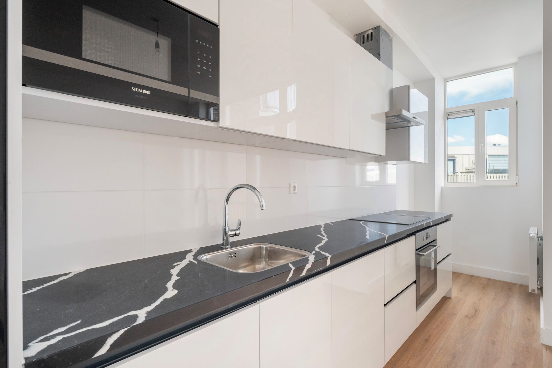 Photo 6 of Zwaanshals 252-A02