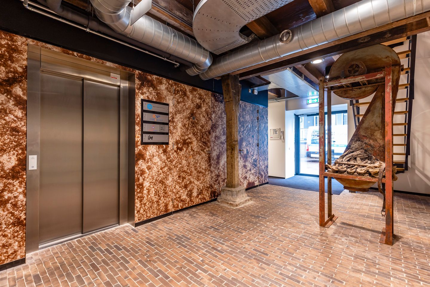 View photo 2 of Bergpoortstraat 59