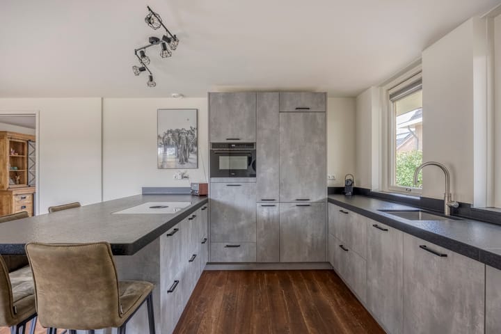 Photo 8 of Heuvelwijkstraat 6