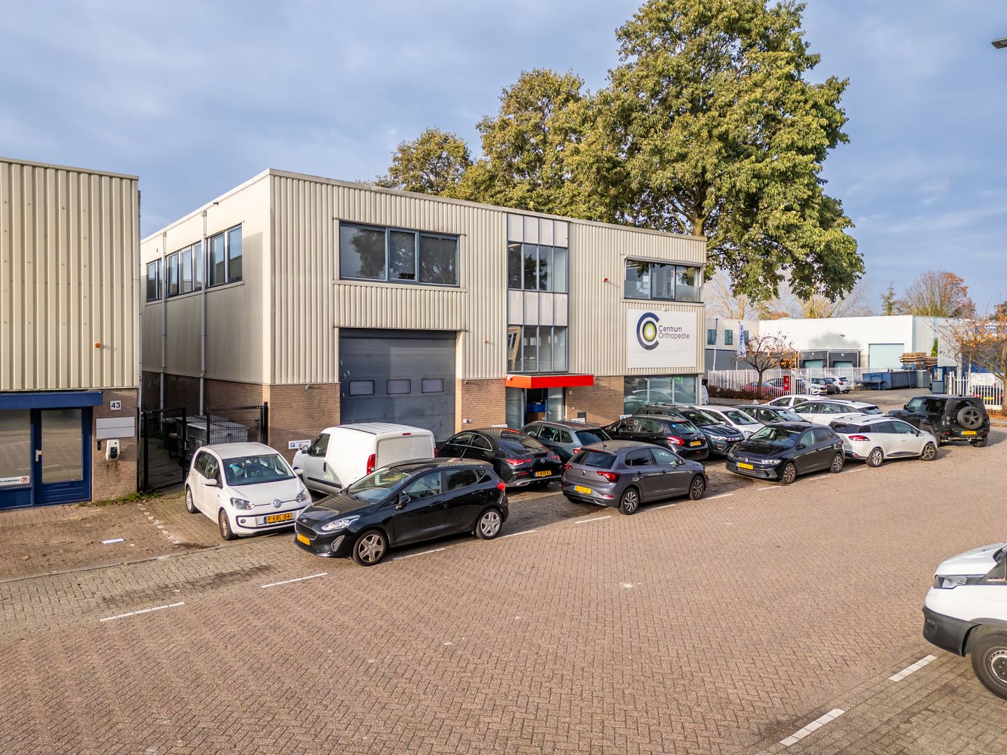 Bekijk foto 3 van Valkenierstraat 45