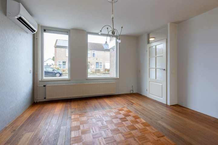 Foto 9 van Burg Kurversstraat 15