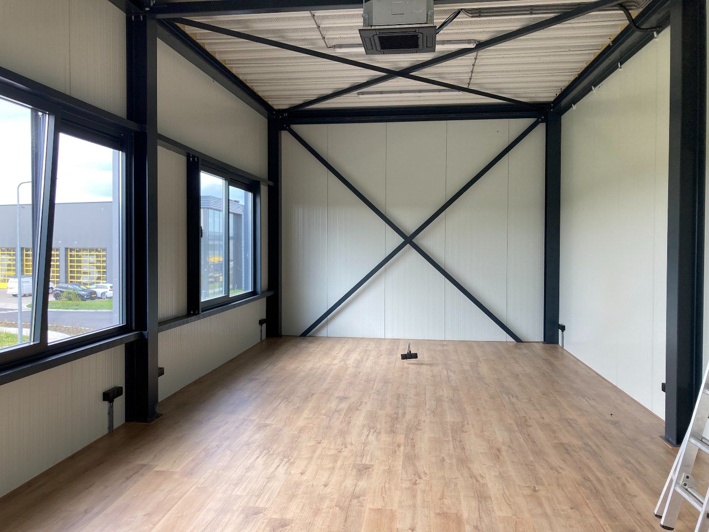 View photo 2 of Jelle Zijlstraweg 64