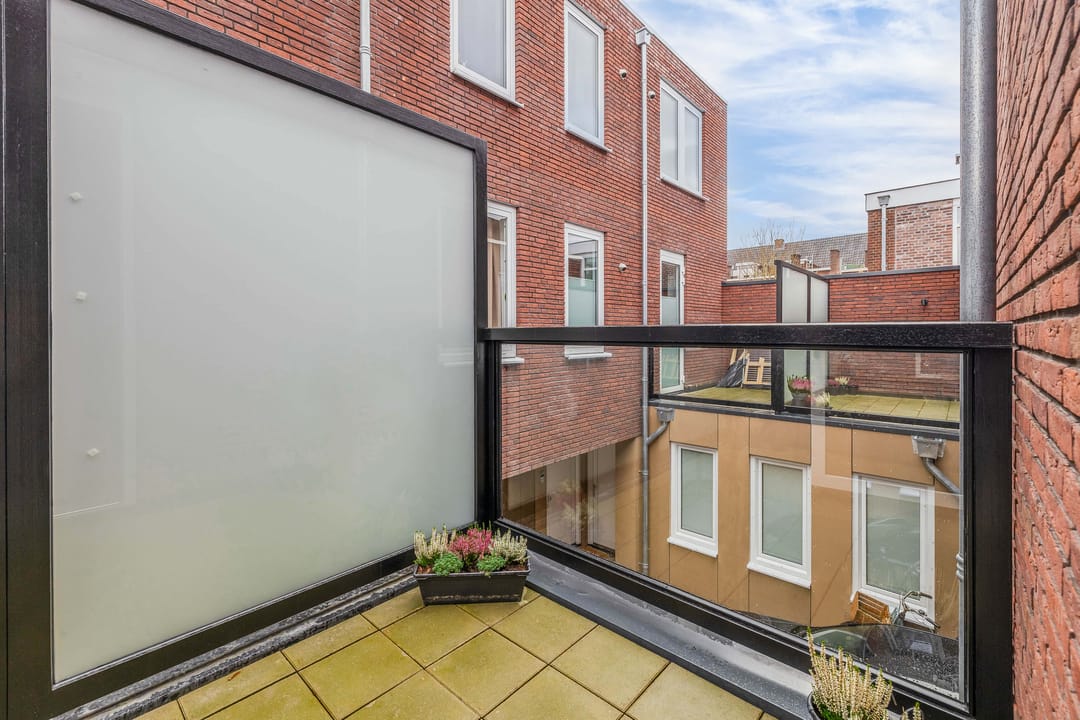 Foto 32 van Poststraat 25