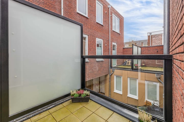 Foto 32 van Poststraat 25