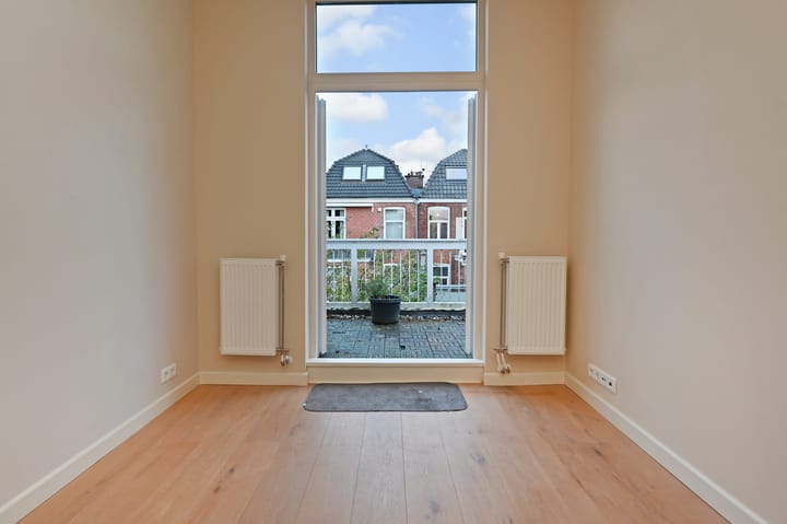 Photo 19 of Theresiastraat 232