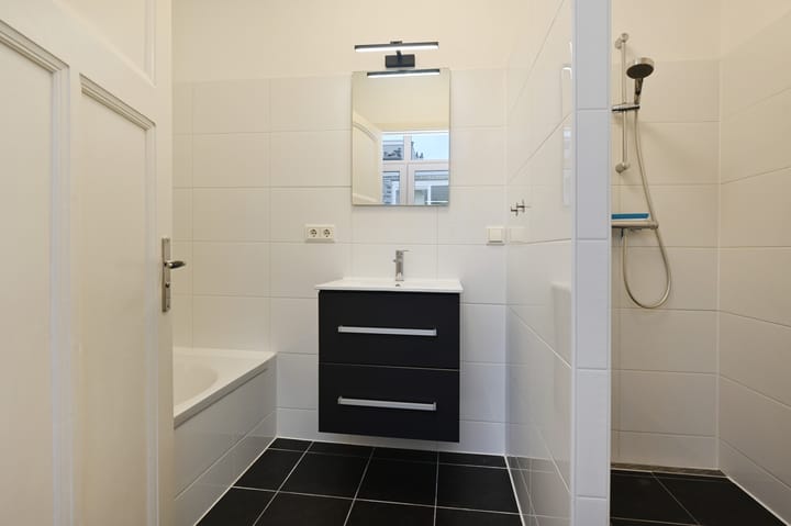 Photo 26 of Theresiastraat 232