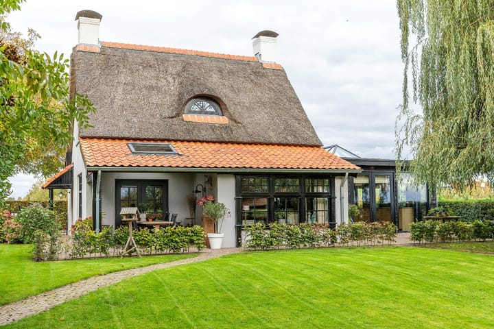 Foto 5 van Valburgsestraat 4