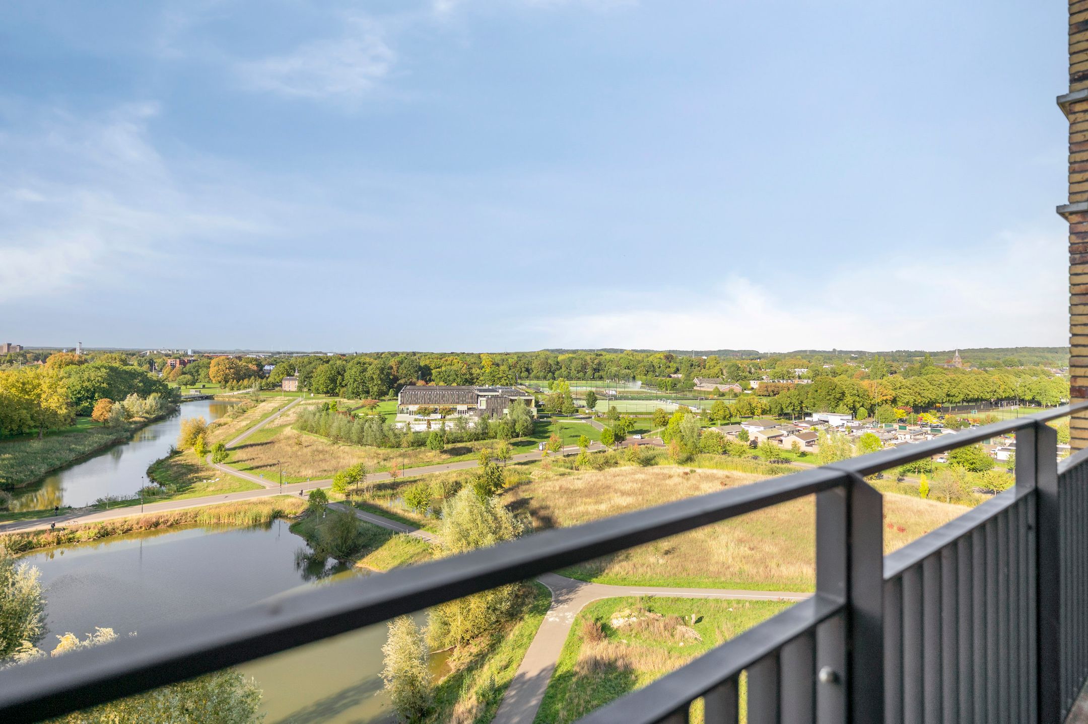 Foto 15 van Atletenbaan 94-L