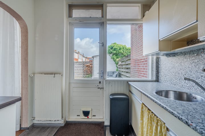 Photo 20 of van der Fuyckstraat 60
