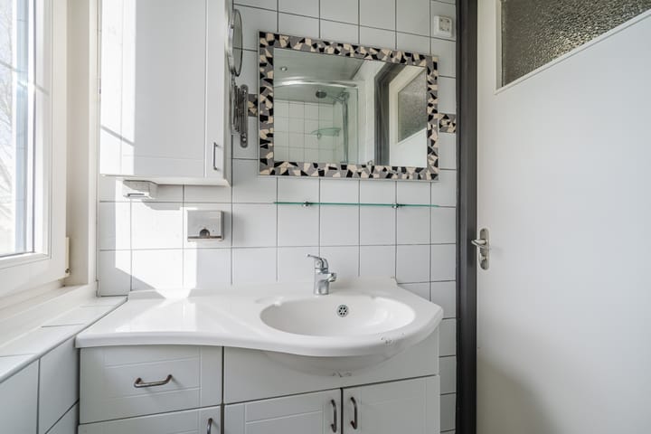 Photo 32 of van der Fuyckstraat 60