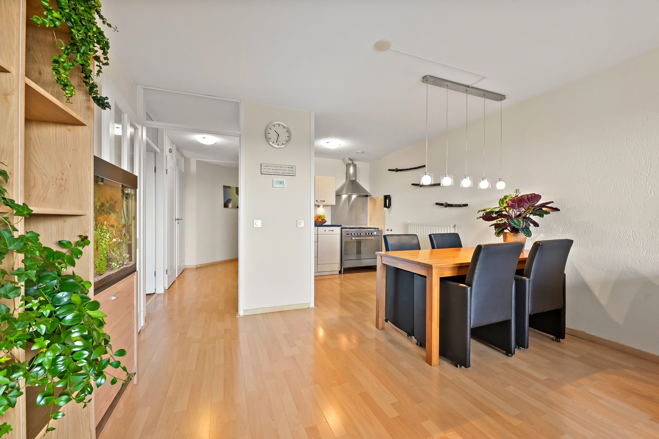 Foto 30 van Zwanebloem 24