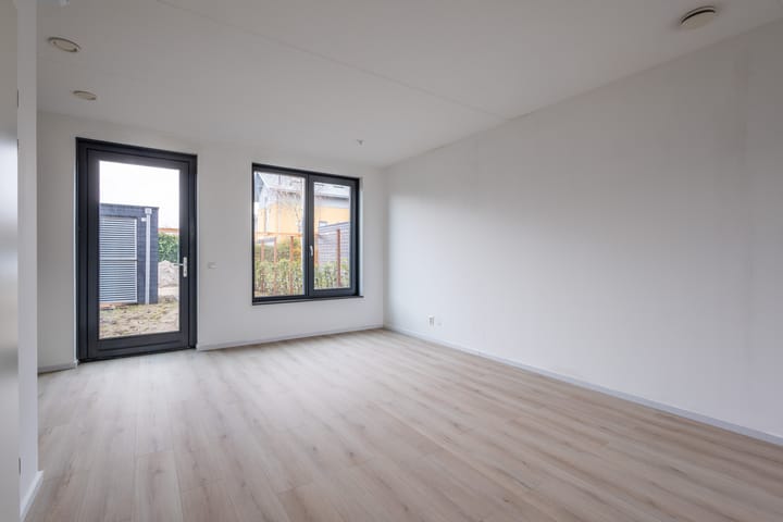 Photo 2 of Parelmoervlinder 92