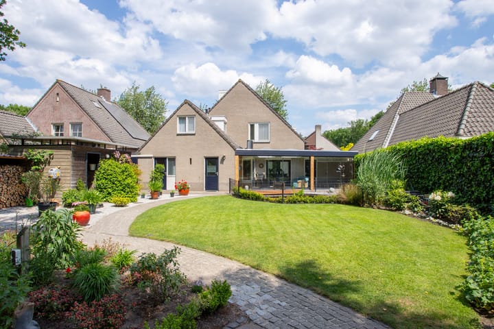 Photo 2 of D'n Alleman 21