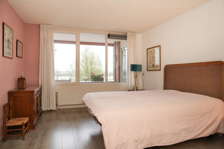 Foto 21 van Schout van Doernestraat 12