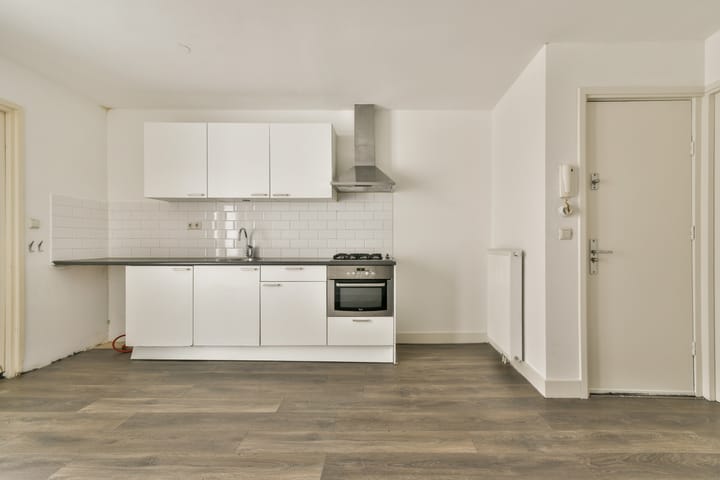 Photo 4 of Jan Bernardusstraat 26-1L