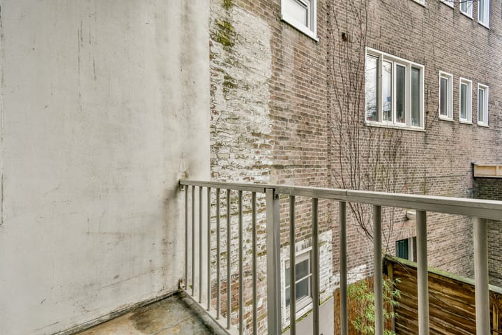 Photo 7 of Jan Bernardusstraat 26-1L
