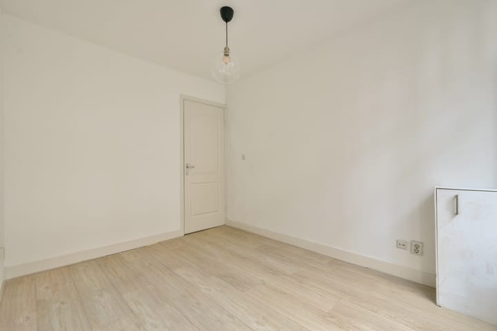 Photo 11 of Jan Bernardusstraat 26-1L