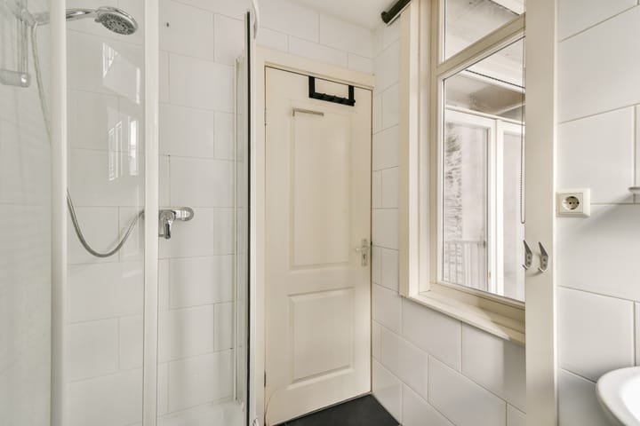 Photo 14 of Jan Bernardusstraat 26-1L