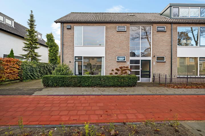 Photo 2 of Vondellaan 16